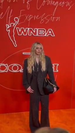 女狀元佩吉強勢登陸WNBA，實力超強，顏值也杠杠的